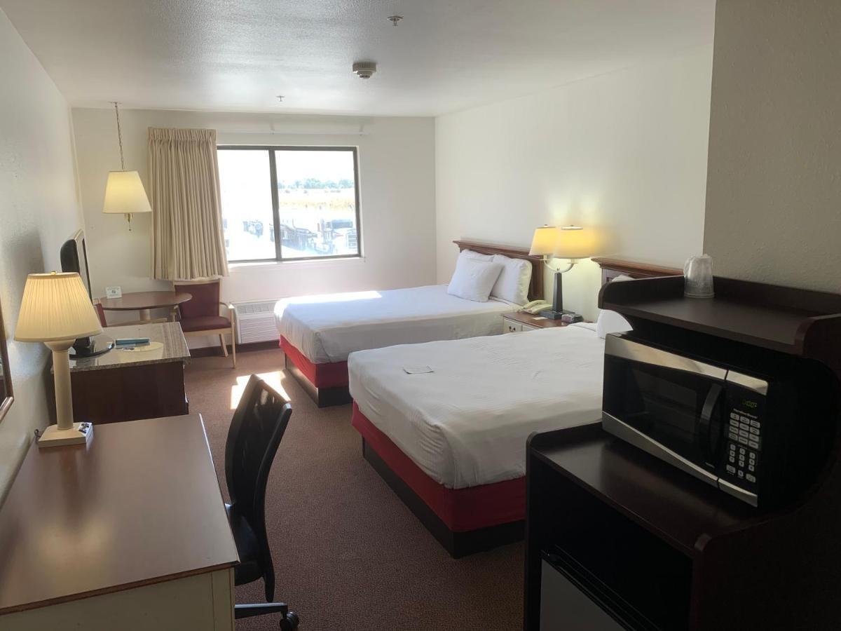 Oquirrh Mountain Inn Tooele Bagian luar foto